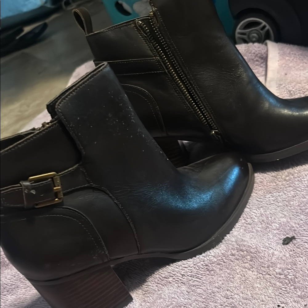 Lauren Ralph Lauren Black Ankle Booties with Sleek Design